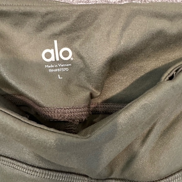 ALO Yoga Forest Green women’s Leggings - Picture 2 of 3